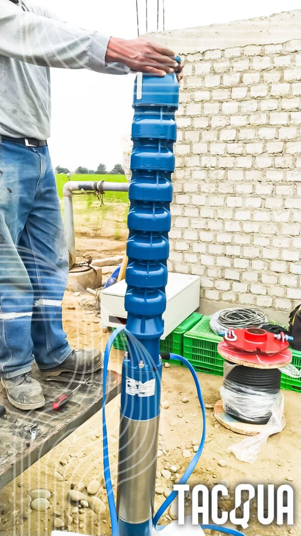 instalación bomba sumergible Pentax 6LMG para sistema agrícola