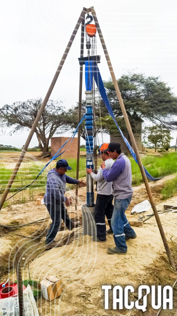 Instalación bomba sumergible pentax 6LMG en pozo profundo - Perú